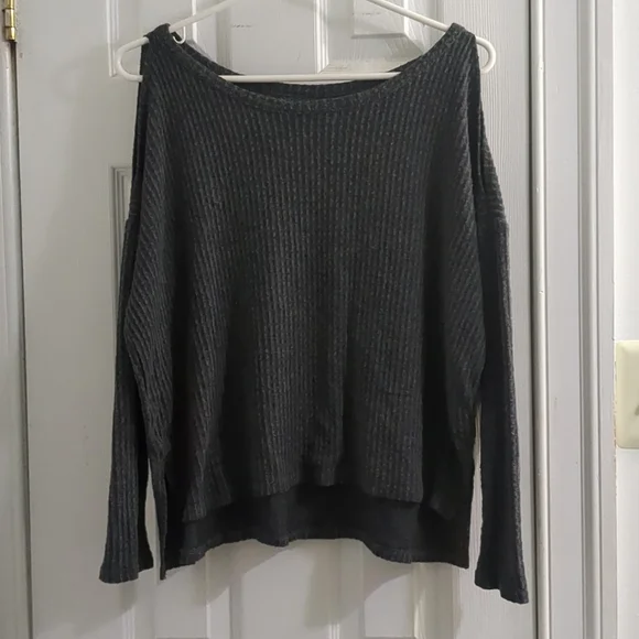 American Eagle Gray Soft & Sexy Plush Cold Shoulder Thermal Long Sleeve - Picture 2 of 7